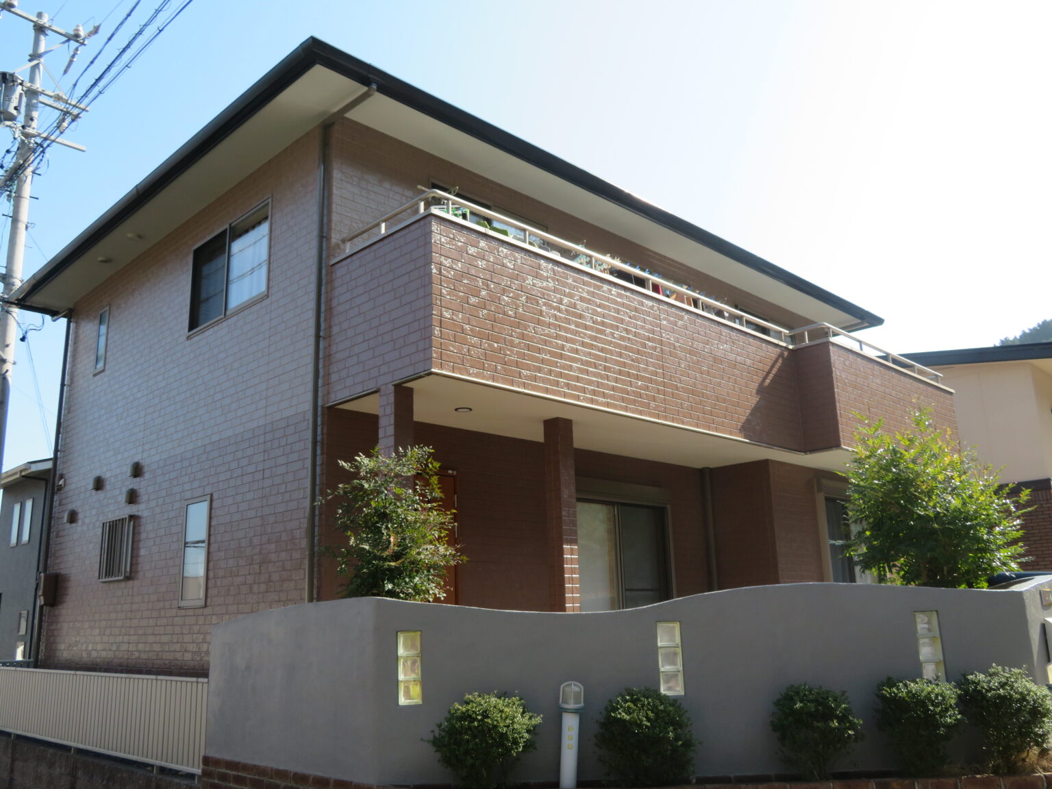 屋根カバー工法「シーガード」の施工の様子